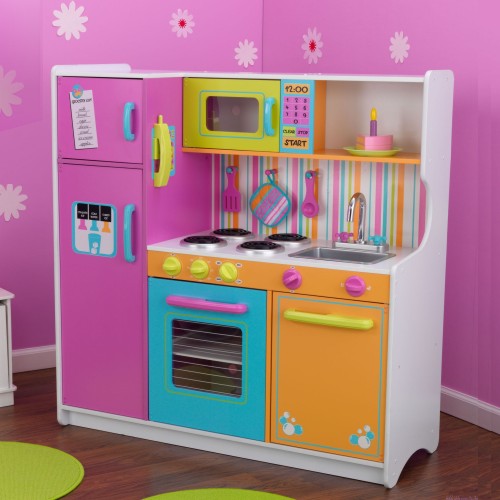 Deluxe Big and Bright Kitchen 